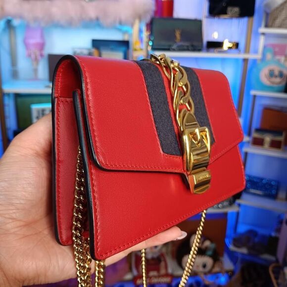 Gucci Red Leather Super Mini Sylvie Chain Crossbody 2 way Bag Gold Chain - Picture 2 of 14